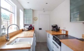 Dutch Cottage - Housity