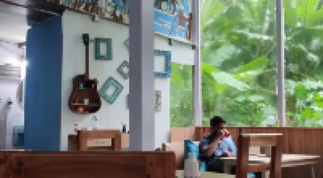 Anjoned Hostel & Cafe