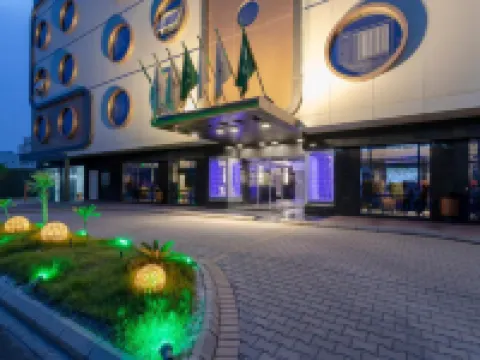 Y Platinum Hotel Hotels near Dar Al Madinah Museum