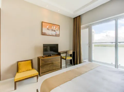 كينت باي ووتش سويتس Photos