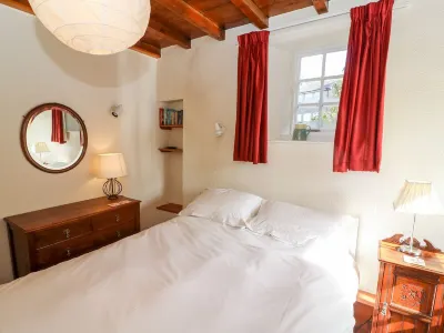 Lane Fold Cottage Hotels near Craven Court Shopping Centre