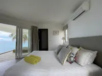 VallonEnd Beachfront Villa with Excellent View