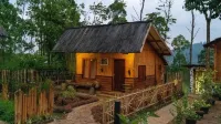 Kampung Bareto Cottage and Resto Hotels in Pasirwangi