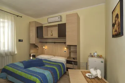 Affittacamere Elisa Hotel in zona Istituto Suore Oblate di Sant'Antonio di Padova