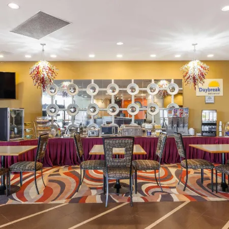 Days Inn by Wyndham Sherman
