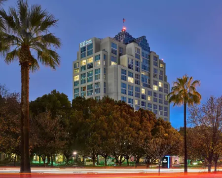Hilton Los Angeles North-Glendale & Executive Meeting Center Hotels in Glendale