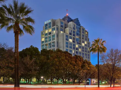 Hilton Los Angeles North-Glendale & Executive Meeting Center Hotels in Glendale