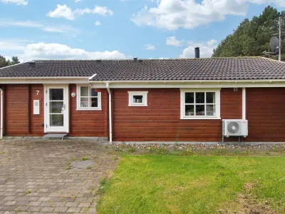 "Lilian" - 600m from the Sea Hotels near Befrielsessten ved Jungshoved