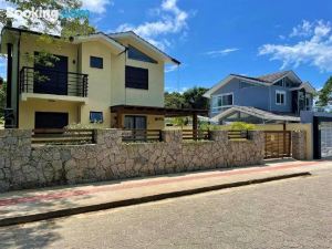 Casa Privativa Com Piscina na Barra da Ferrugem/SC