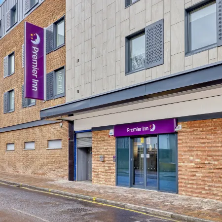 Premier Inn London Romford Town Centre Отели рядом с достопримечательностью «Район Хейнолт»