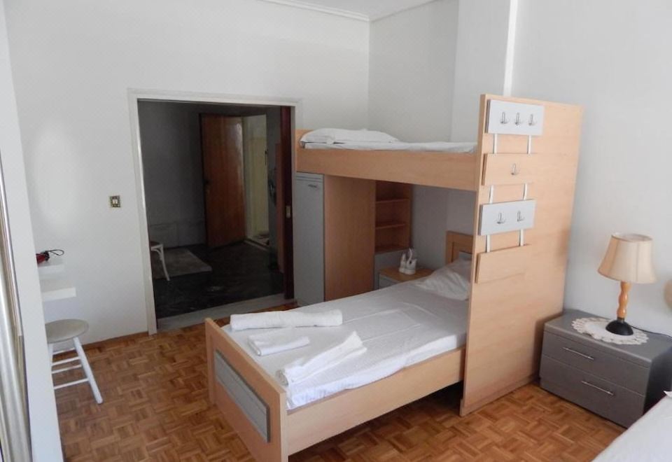 Baroque 10-Person Apartment in Makrygialos - Housity