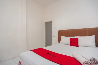 RedDoorz Near Jalan Jenderal Sudirman Palembang Hotel a Sungai Pangeran