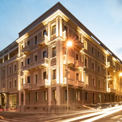 Palazzo Doglio Hotels near Basilica di San Saturno