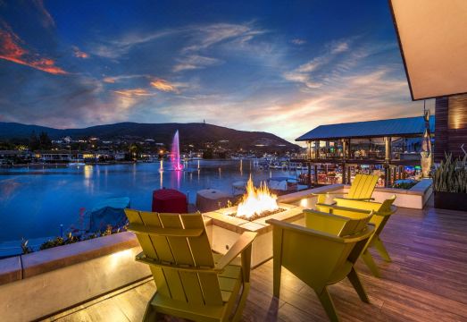 레이크하우스 호텔 앤드 리조트