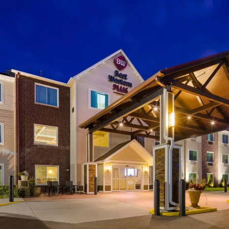 Best Western Plus Menomonie Inn Suites