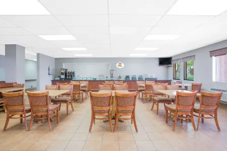 Super 8 by Wyndham Page/Lake Powell Отели в г. Лечи