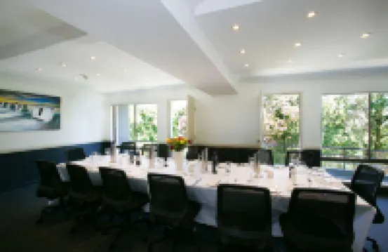 Best Western Plus Apollo International Hotel