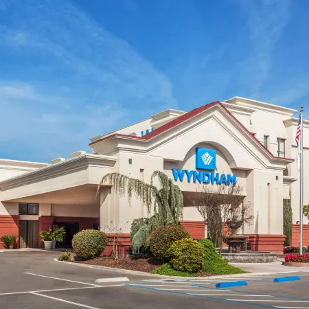 Wyndham Visalia