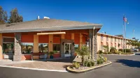 Best Western Plus Corning Inn Hotel dekat Rolling Hills Casino