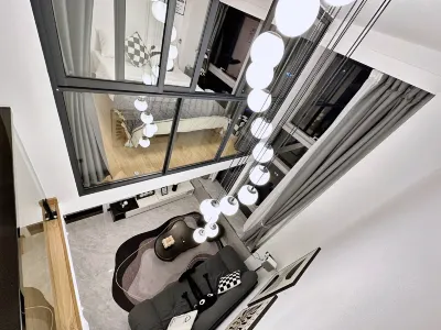 SZ Bright Phoenix subway station shop 선전 호텔