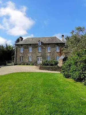 Domaine de la Fauvrière Hôtels à : Livry