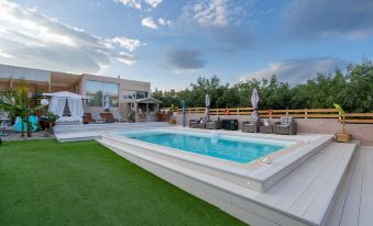 Modular Bungalows with Heated Pool Artemis Greece