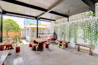 Super OYO Collection O 90617 Rumah Oma Opa Syariah Hotel dekat Kolam pancing