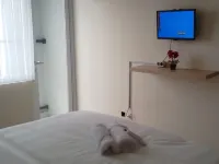 Apartment Bogorienze Toko Hasibuan 3 주변 호텔