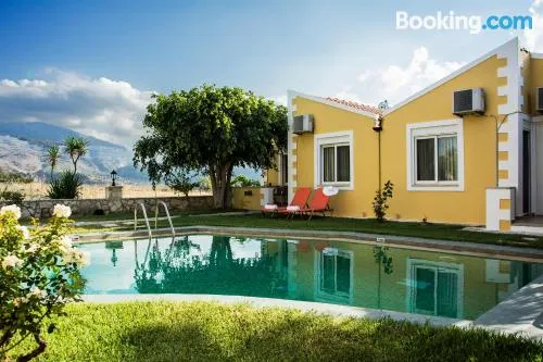 普拉卡洛納公寓