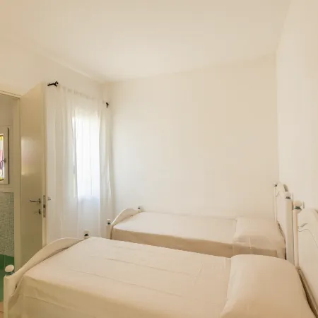 Elegant Residence Ea Bianca 2 Bedroom Sleeps 6  Plus Extra Bed Available