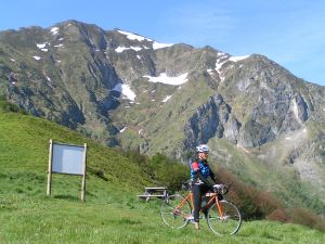 Mobile Home at the Foot of the Beille Plateau, Nature Campsite by the River