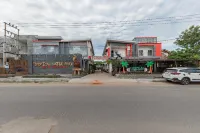 Urbanview Hotel Tropical Ketapang by RedDoorz Các khách sạn ở Sampit