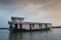 Marina by Dae Hotel dekat Dhamma Meththa Bikkhuni Aramaya