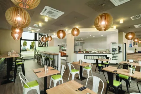 Super 8 by Wyndham Augsburg Отели рядом с достопримечательностью «Университет Аугсбурга»