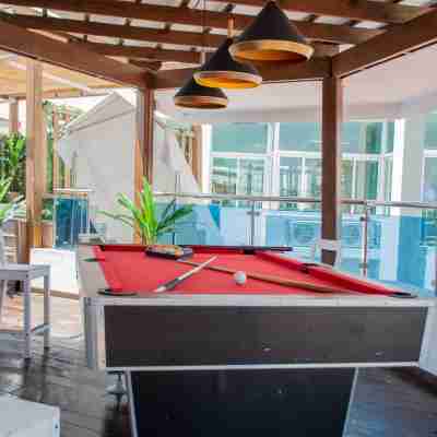 8Bdr Penthouse with Private Rooftop & Jacuzzi Fitness & Recreational Facilities