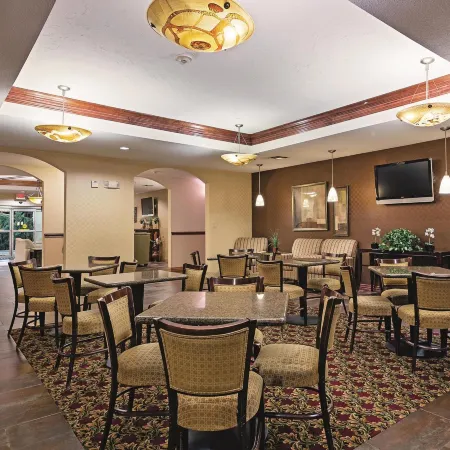La Quinta Inn & Suites by Wyndham Cleburne