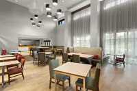 Hampton Inn & Suites by Hilton Ruskin I-75 - parking