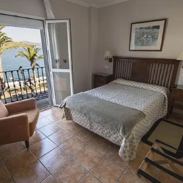 Hostal Marissal by Dorobe