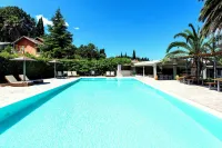 Anita - Pools