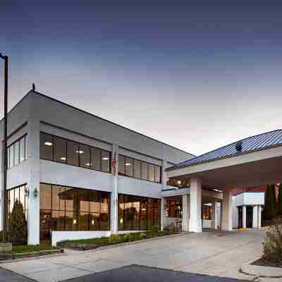 Wyndham Garden Kenosha Harborside Hotel Exterior