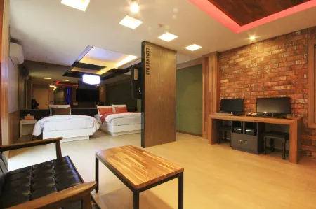 Daegu Seongseo Hotel IF Отели рядом с достопримечательностью «Daegu Arboretum»