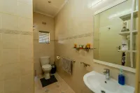 Zambezi Family Lodge - Rhino Room - Bathtub