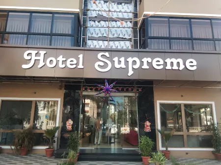 Hotel Supreme (Vasco) Отели в г. Мормугао