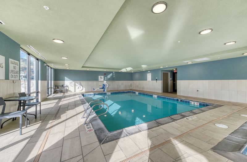 Holiday Inn Express & Suites Manitou Springs by IHG photo 2