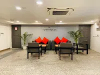 Hotel White Saffron Hotels in North West Delhi