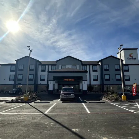 Comfort Inn & Suites