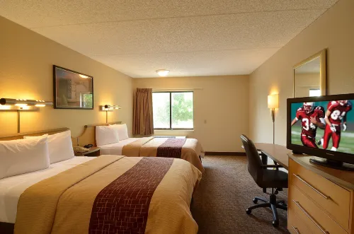 Red Roof Inn San Antonio - Airport - parking