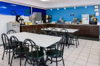 Days Inn by Wyndham Forsyth - breakfast