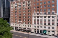 DoubleTree Suites by Hilton Hotel Detroit Downtown - Fort Shelby Hotels in Downtown Detroit
