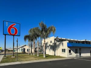 Motel 6 Delano, CA